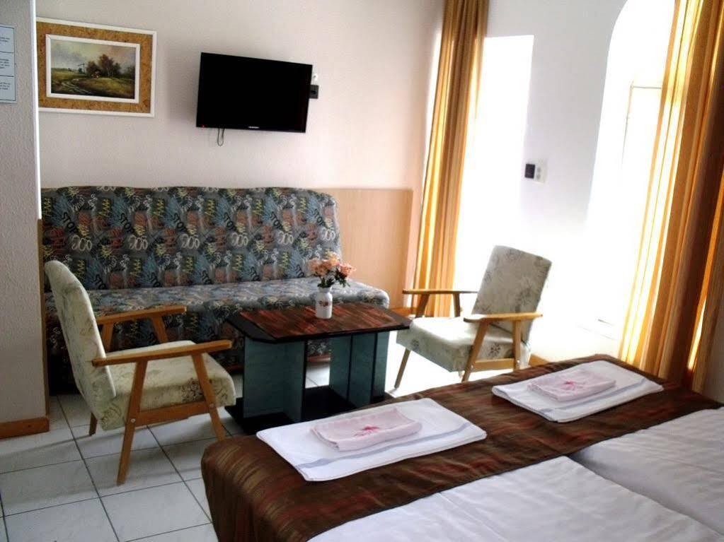 Bed and Breakfast Korona Panzio à Balatonfüred Extérieur photo